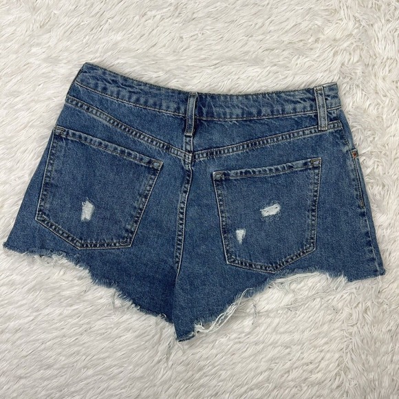 Forever 21 Women’s Short Shorts Denim/Blue Size 28 Ripped/Distressed - Picture 7 of 9